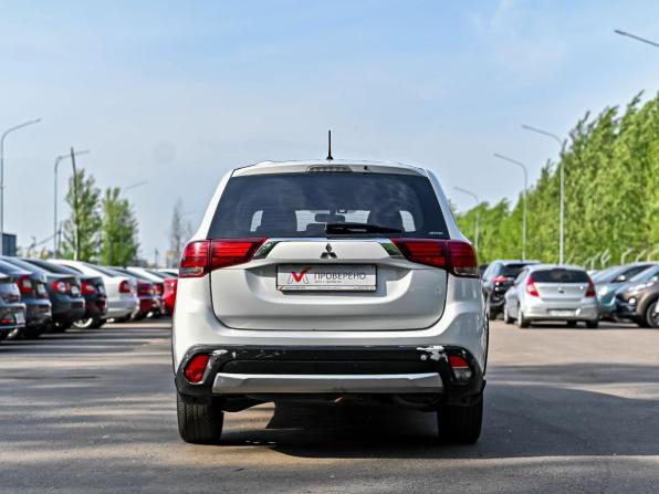 Mitsubishi Outlander III Рестайлинг 2 с пробегом 2016 года, цена 1 480 000 рублей, 260009 км, внедорожник, Автокод Объявления