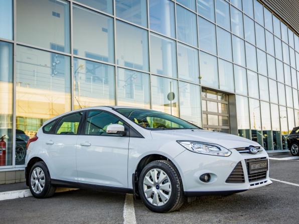 Ford Focus III с пробегом 2015 года, цена 1 028 000 рублей, 57000 км, седан, Автокод Объявления