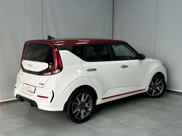 Kia Soul III Рестайлинг с пробегом 2022 года, цена 2 275 000 рублей, 49730 км, хэтчбек, Автокод Объявления