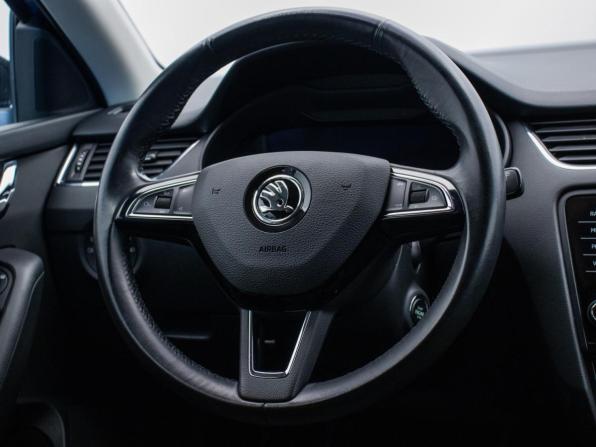 Skoda Octavia III (A7) Рестайлинг с пробегом 2019 года, цена 2 260 000 рублей, 110684 км, лифтбек, Автокод Объявления
