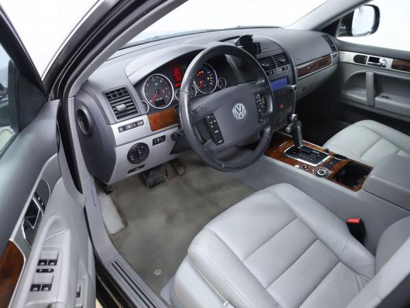Volkswagen Touareg I Рестайлинг с пробегом 2008 года, цена 990 000 рублей, 355714 км, внедорожник, Автокод Объявления