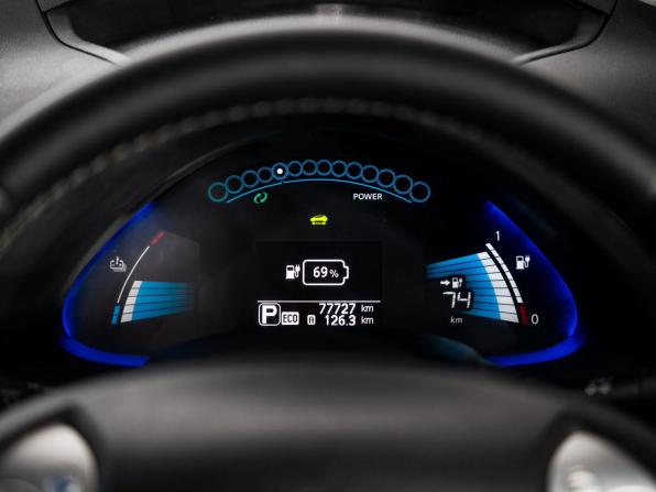 Nissan Leaf I (ZE0/AZE0) с пробегом 2014 года, цена 865 000 рублей, 77727 км, хэтчбек, Автокод Объявления
