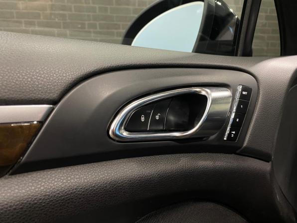 Porsche Cayenne II (958) с пробегом 2012 года, цена 2 200 000 рублей, 333309 км, внедорожник, Автокод Объявления