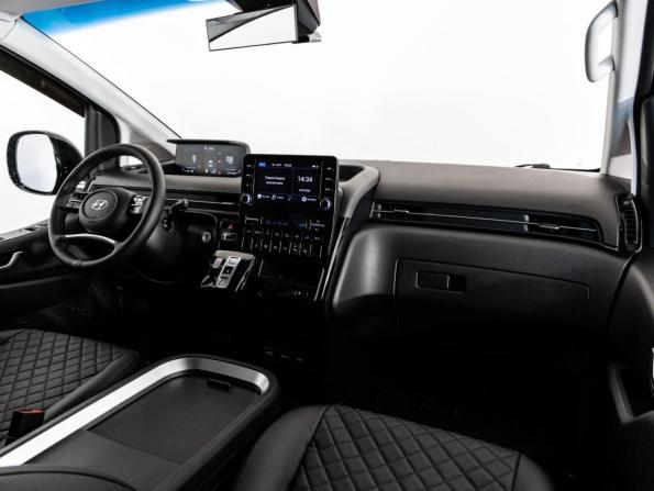 Hyundai Staria I с пробегом 2022 года, цена 4 999 000 рублей, 42622 км, минивэн, Автокод Объявления