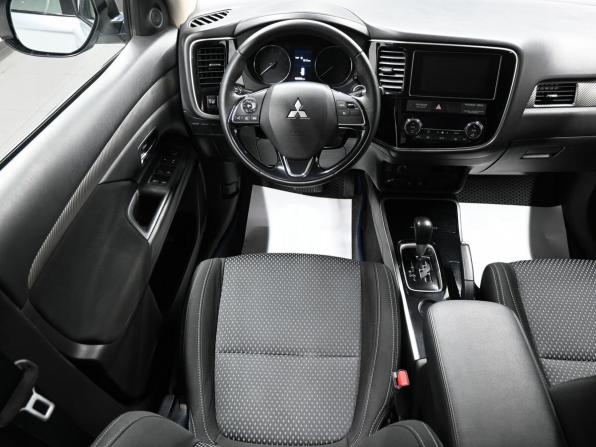 Mitsubishi Outlander III Рестайлинг 2 с пробегом 2018 года, цена 1 625 000 рублей, 156892 км, внедорожник, Автокод Объявления