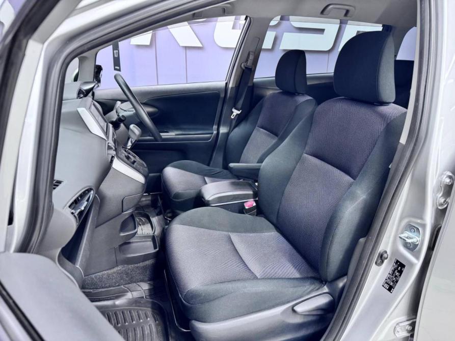 Toyota Wish II Рестайлинг Благовещенск  - изображение 26