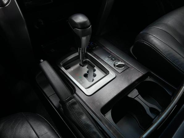 Toyota Land Cruiser 200 Series Рестайлинг 1 с пробегом 2012 года, цена 3 350 000 рублей, 299710 км, внедорожник, Автокод Объявления
