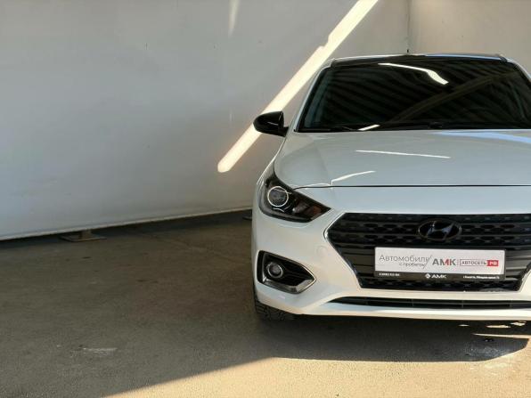 Hyundai Solaris II с пробегом 2018 года, цена 1 039 982 рубля, 175290 км, седан, Автокод Объявления
