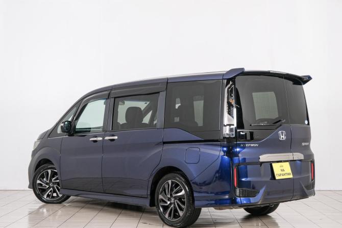Honda Stepwgn V Рестайлинг с пробегом 2021 года, цена 2 999 000 рублей, 48000 км, минивэн, Автокод Объявления
