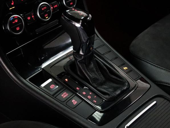 Volkswagen Passat B7 с пробегом 2012 года, цена 1 099 000 рублей, 224603 км, седан, Автокод Объявления