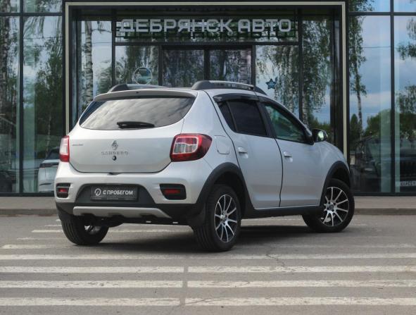 Renault Sandero II с пробегом 2017 года, цена 980 000 рублей, 129583 км, хэтчбек, Автокод Объявления