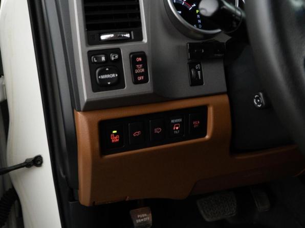 Toyota Sequoia II с пробегом 2012 года, цена 3 946 900 рублей, 160934 км, внедорожник, Автокод Объявления