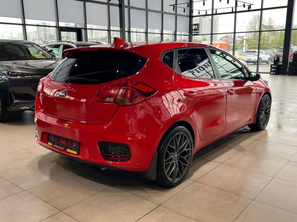 Kia Ceed II Рестайлинг с пробегом 2018 года, цена 1 270 000 рублей, 171000 км, хэтчбек, Автокод Объявления
