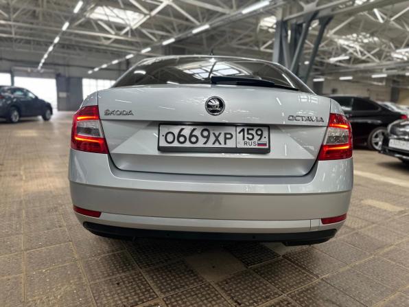 Skoda Octavia III (A7) Рестайлинг с пробегом 2018 года, цена 1 900 000 рублей, 119522 км, лифтбек, Автокод Объявления