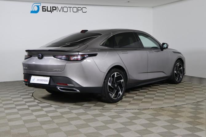 Changan Lamore с пробегом 2024 года, цена 2 179 990 рублей, 4598 км, седан, Автокод Объявления