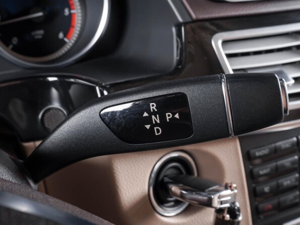 Mercedes-Benz E-Класс IV (W212 S212 C207) Рестайлинг с пробегом 2013 года, цена 2 499 000 рублей, 188677 км, седан, Автокод Объявления