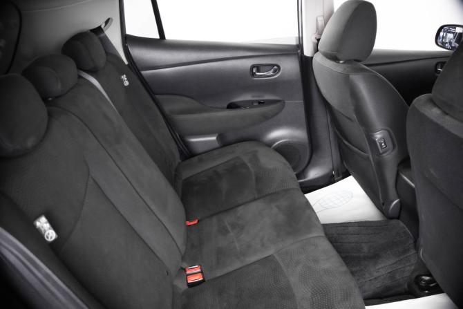 Nissan Leaf I (ZE0/AZE0) с пробегом 2014 года, цена 929 000 рублей, 153000 км, хэтчбек, Автокод Объявления