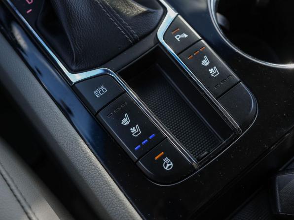 Kia Carnival III с пробегом 2019 года, цена 2 600 000 рублей, 141263 км, минивэн, Автокод Объявления