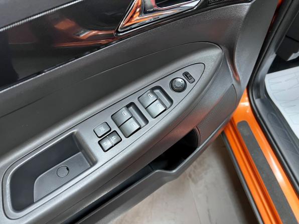 Dongfeng H30 Cross с пробегом 2016 года, цена 670 000 рублей, 118433 км, хэтчбек, Автокод Объявления