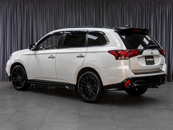 Mitsubishi Outlander III Рестайлинг 3 с пробегом 2022 года, цена 3 710 000 рублей, 6357 км, внедорожник, Автокод Объявления