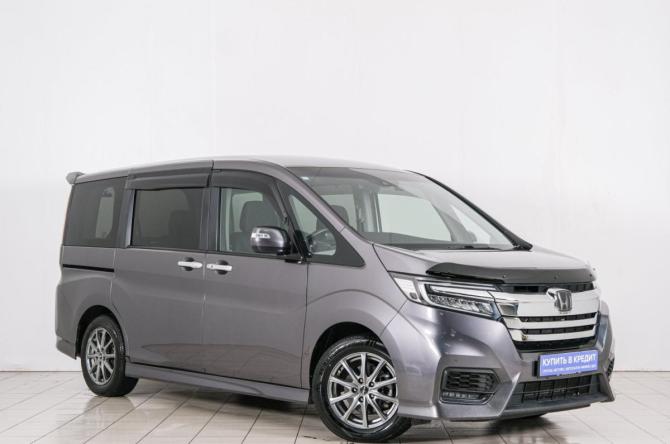 Honda Stepwgn V Рестайлинг с пробегом 2019 года, цена 2 399 000 рублей, 64400 км, минивэн, Автокод Объявления