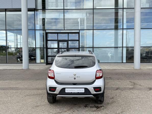 Renault Sandero II с пробегом 2016 года, цена 930 000 рублей, 121859 км, хэтчбек, Автокод Объявления