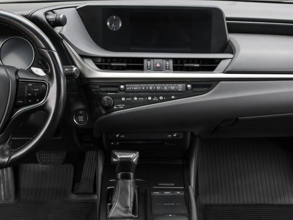 Lexus ES VII с пробегом 2018 года, цена 2 949 000 рублей, 144360 км, седан, Автокод Объявления