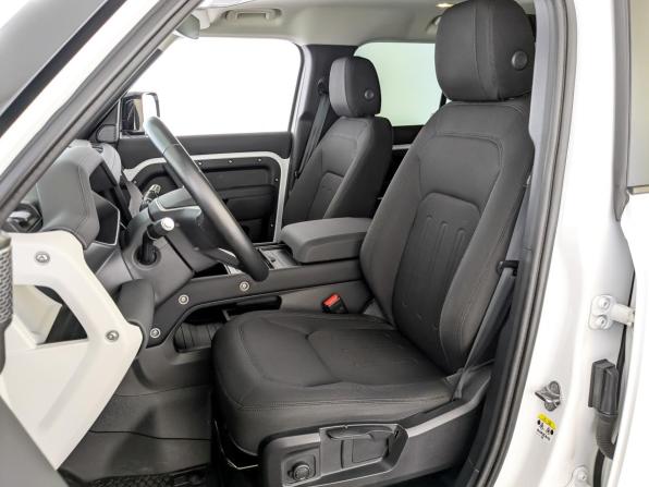 Land Rover Defender II с пробегом 2020 года, цена 4 250 000 рублей, 44731 км, внедорожник, Автокод Объявления