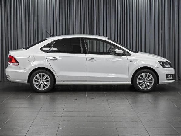 Volkswagen Polo V Рестайлинг с пробегом 2017 года, цена 1 348 000 рублей, 99909 км, седан, Автокод Объявления