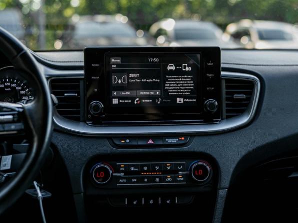 Kia Ceed III с пробегом 2021 года, цена 1 800 000 рублей, 75342 км, универсал, Автокод Объявления