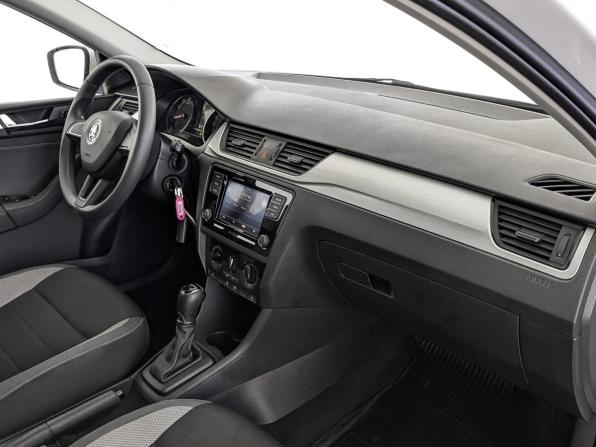 Skoda Rapid I Рестайлинг с пробегом 2019 года, цена 1 350 000 рублей, 99438 км, лифтбек, Автокод Объявления