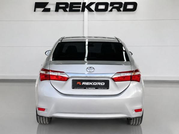 Toyota Corolla XI (E160 E170 E180) с пробегом 2013 года, цена 1 399 000 рублей, 157800 км, седан, Автокод Объявления