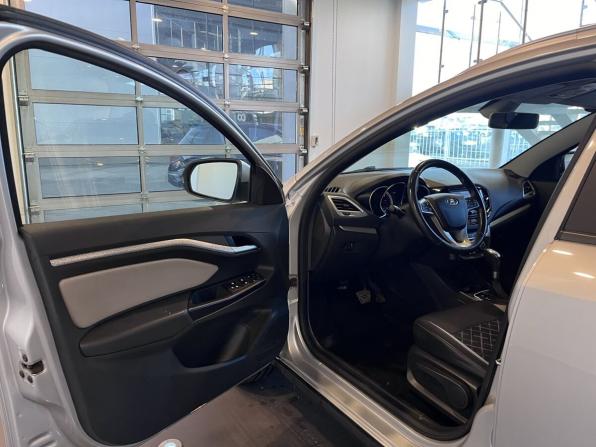 Lada (ВАЗ) Vesta I с пробегом 2020 года, цена 1 171 000 рублей, 140773 км, универсал, Автокод Объявления