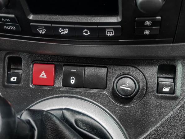 Peugeot Partner II Рестайлинг 2 с пробегом 2016 года, цена 1 149 900 рублей, 170000 км, компактвэн, Автокод Объявления