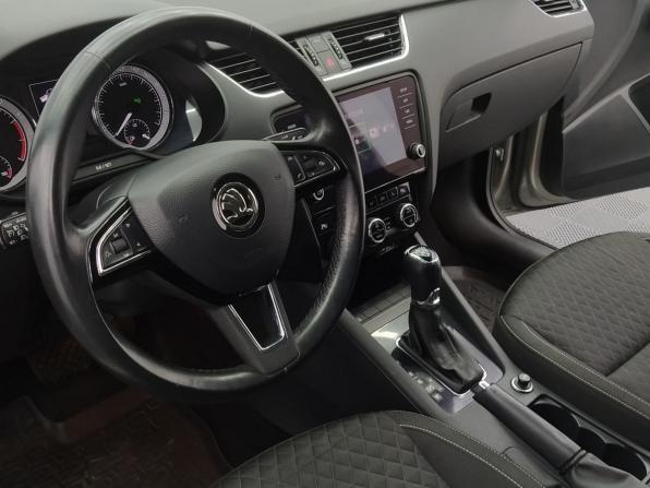 Skoda Octavia III (A7) Рестайлинг с пробегом 2018 года, цена 1 640 000 рублей, 129477 км, лифтбек, Автокод Объявления