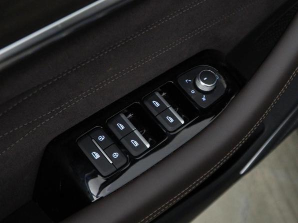 Geely Monjaro I Рестайлинг 2 с пробегом 2026 года, цена 4 558 888 рублей, 28 км, внедорожник, Автокод Объявления