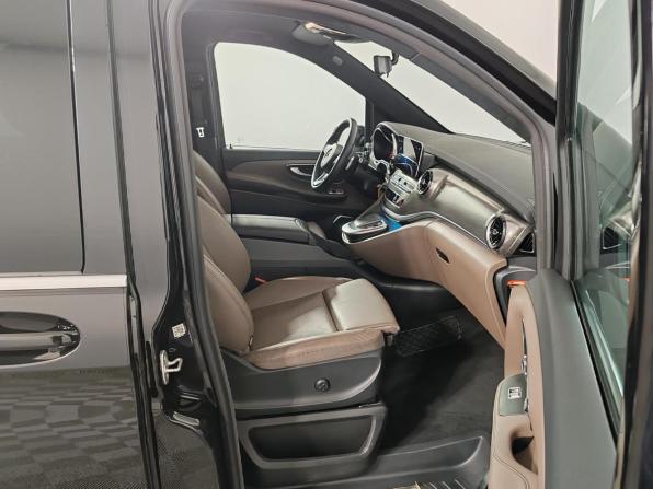 Mercedes-Benz V-Класс III (W447) Рестайлинг с пробегом 2022 года, цена 9 649 000 рублей, 18284 км, минивэн, Автокод Объявления