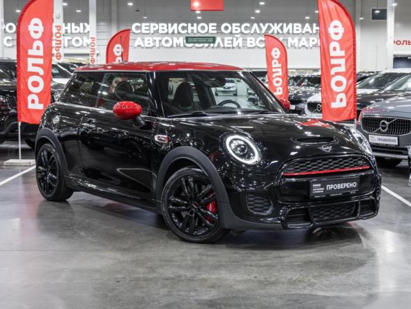 Mini Hatch III (F55/F56) Рестайлинг с пробегом 2019 года, цена 2 780 000 рублей, 54711 км, хэтчбек, Автокод Объявления