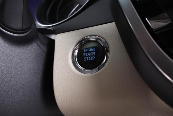 Toyota Camry VIII (XV70) Рестайлинг с пробегом 2021 года, цена 3 549 000 рублей, 185700 км, седан, Автокод Объявления