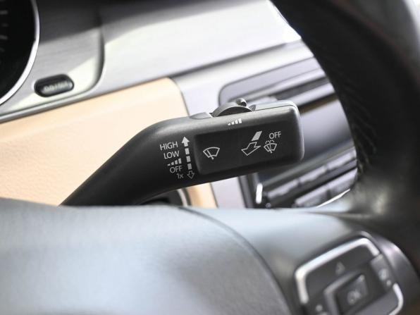 Volkswagen Passat B7 с пробегом 2012 года, цена 1 199 900 рублей, 179539 км, седан, Автокод Объявления