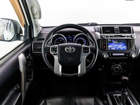 Toyota Land Cruiser Prado 150 Series Рестайлинг 1 с пробегом 2016 года, цена 2 549 000 рублей, 252305 км, внедорожник, Автокод Объявления