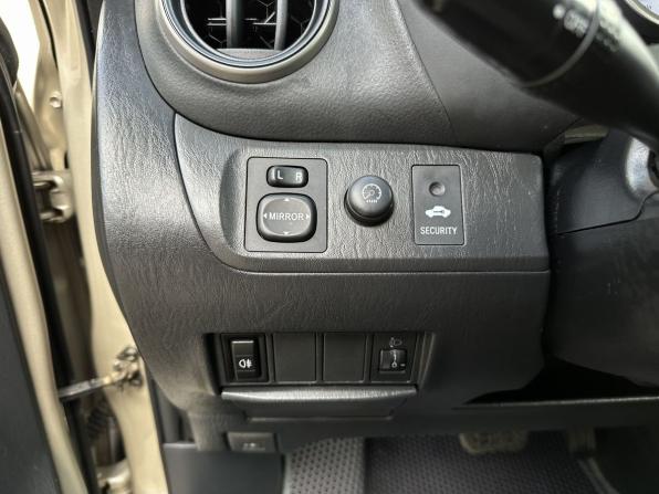 Toyota RAV4 II (XA20) Рестайлинг с пробегом 2005 года, цена 799 000 рублей, 243000 км, внедорожник, Автокод Объявления