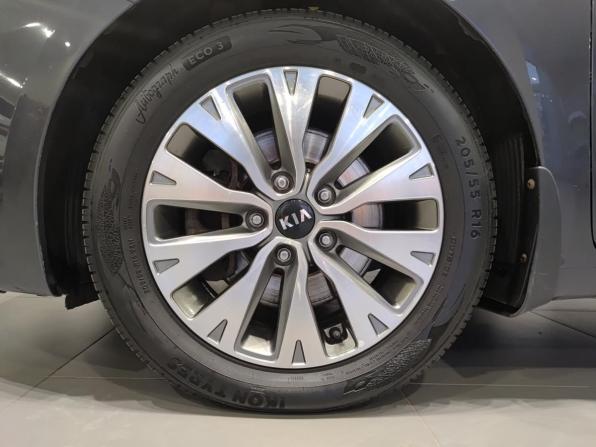 Kia Ceed II Рестайлинг с пробегом 2017 года, цена 1 373 000 рублей, 125043 км, хэтчбек, Автокод Объявления