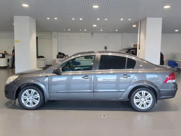 Opel Astra H Рестайлинг с пробегом 2010 года, цена 500 000 рублей, 179814 км, седан, Автокод Объявления