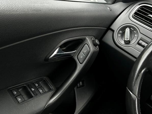 Volkswagen Polo V Рестайлинг с пробегом 2019 года, цена 869 800 рублей, 170072 км, седан, Автокод Объявления