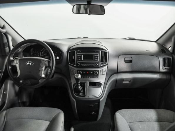 Hyundai H-1 II Рестайлинг 2 с пробегом 2018 года, цена 2 499 000 рублей, 147782 км, минивэн, Автокод Объявления
