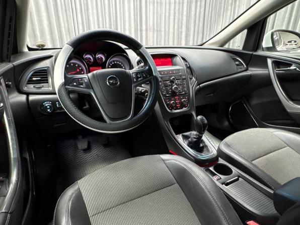 Opel Astra J с пробегом 2011 года, цена 599 000 рублей, 195596 км, хэтчбек, Автокод Объявления
