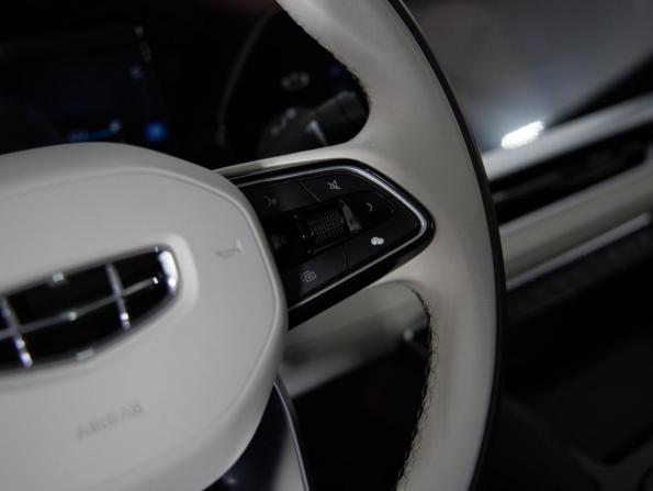 Geely Monjaro I с пробегом 2023 года, цена 3 099 000 рублей, 60125 км, внедорожник, Автокод Объявления