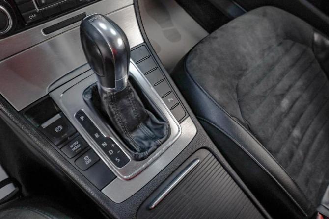 Volkswagen Passat B7 с пробегом 2011 года, цена 959 000 рублей, 330900 км, седан, Автокод Объявления