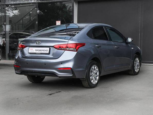 Hyundai Solaris II с пробегом 2017 года, цена 990 000 рублей, 216000 км, седан, Автокод Объявления